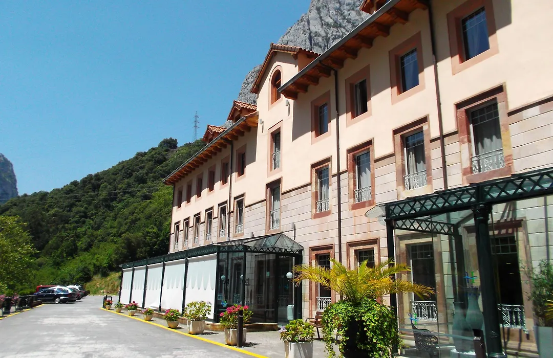 Hotel Balneario La Hermida-1